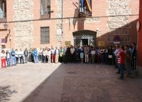 Minuto de silencio en la sede de la FEMP